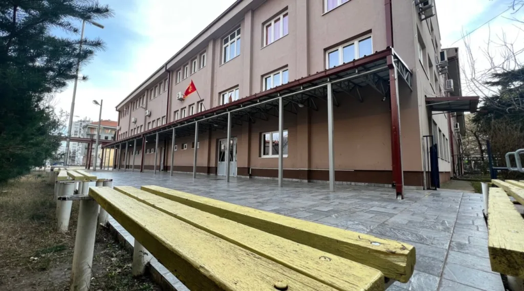 Dojava o bombi u srednjoj školi “Vaso Aligrudić”