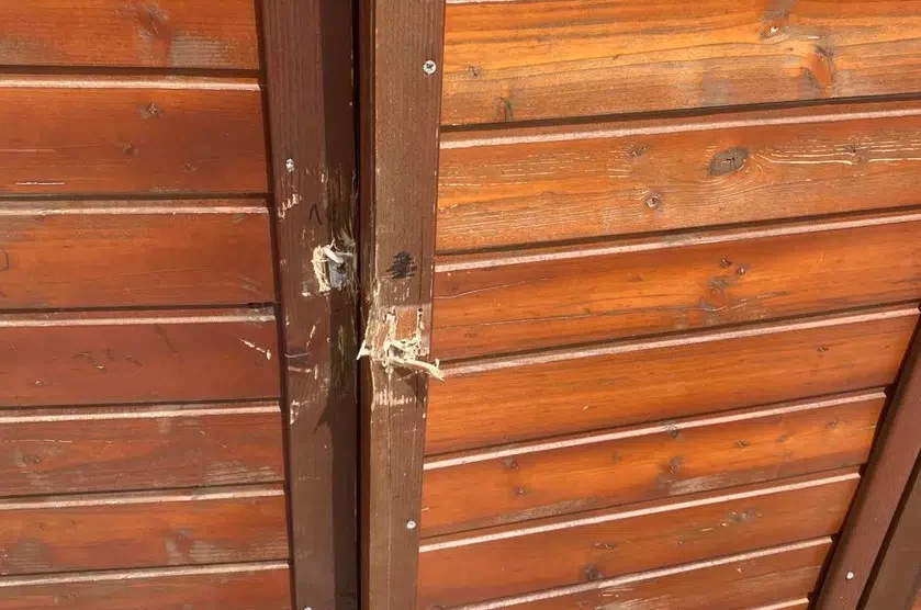 Nikšić: Obijene kućice na Trgu slobode