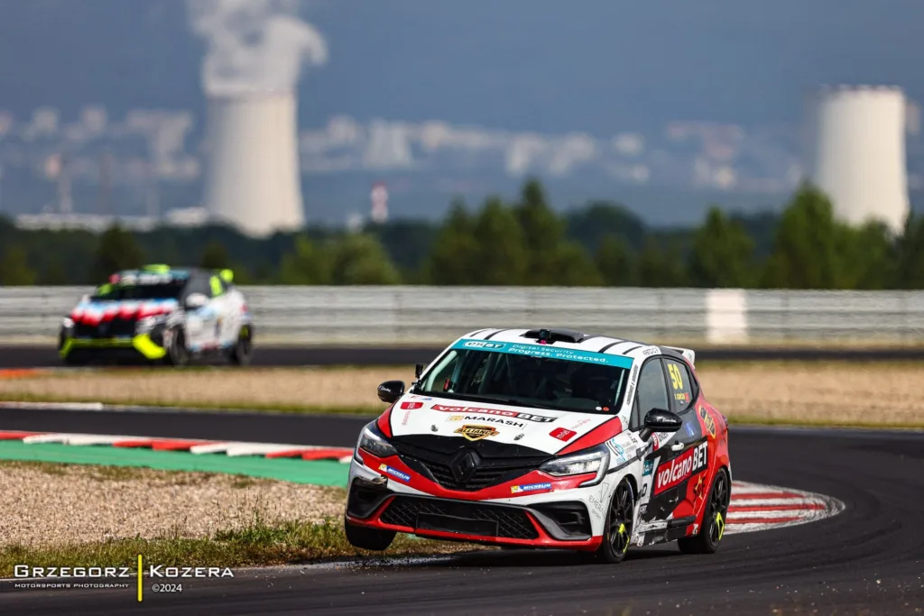 Kunčer morao da odustane nakon incidenta na startu trke