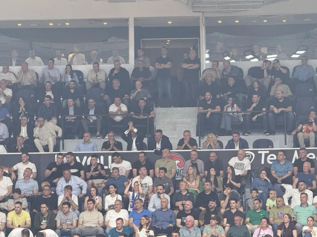 Na derbiju ABA lige u svečanoj loži Bokan i porodica Đukanović