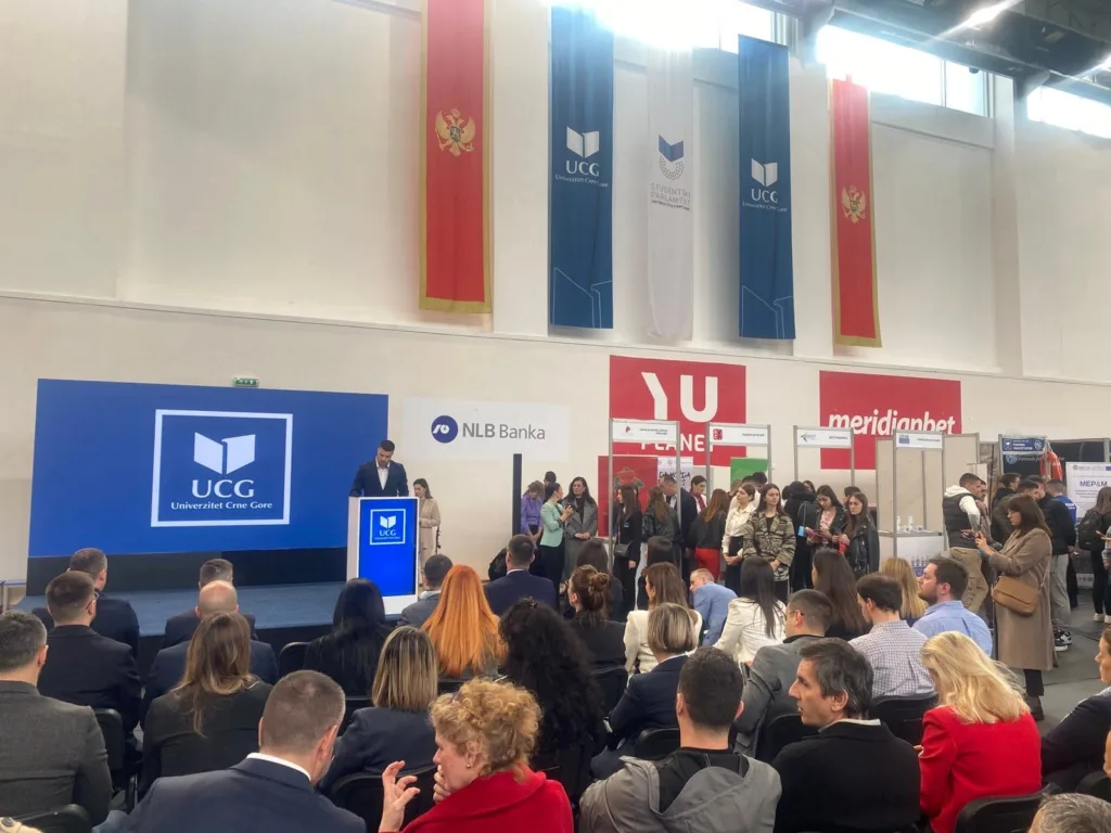 Mujović poručio mladima: Karijeru gradite u našoj državi