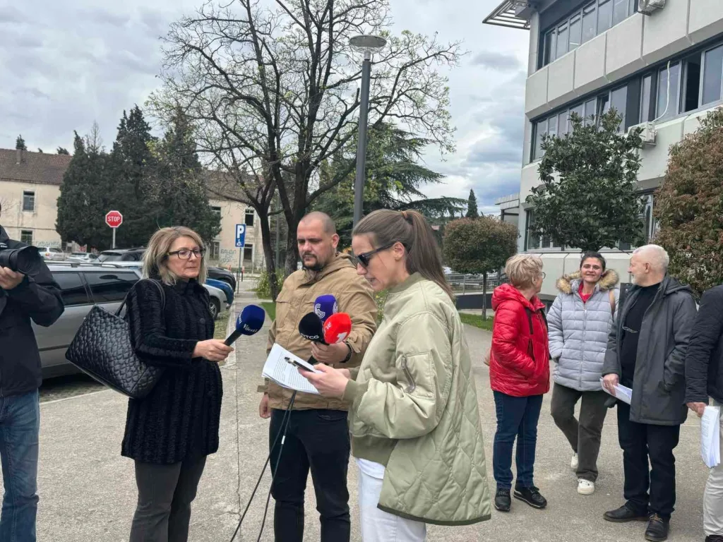 Bulajić: Za vađenje zuba država plaća po tri eura, tražimo da Kadić povuče ugovore