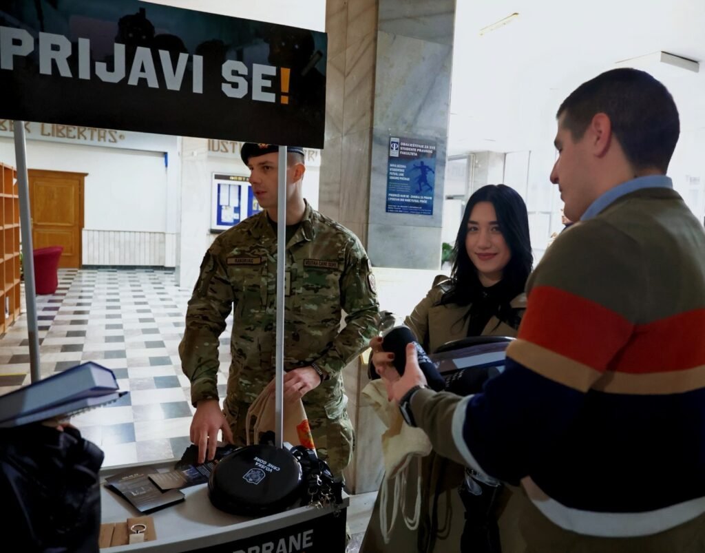 MO i VCG stipendiraju 10 studenata: Sa mladima o mogućnostima i uslovima