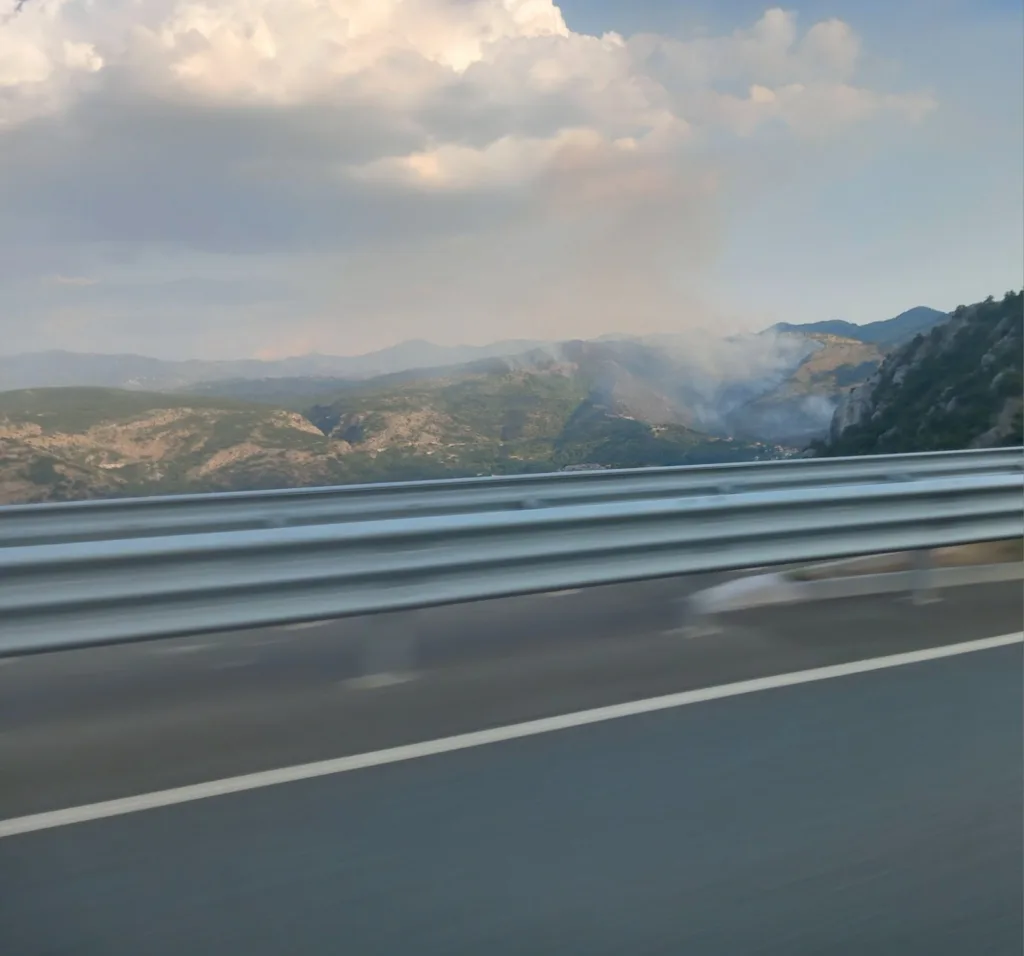 Požar na Bioču pod kontrolom, više kuća uspješno odbranjeno