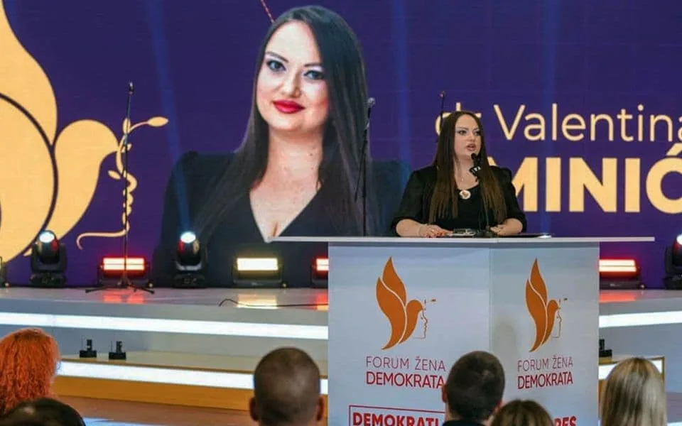 Minić podržala Kaluđerović: Bilo bi porazno ako se prijetnje protjerivanjem ne osude od onih koji se bave zaštitom ljudskih prava