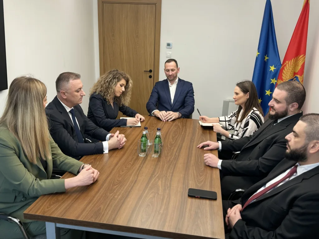 Gutić i Zukorlić: Zabrinuti zbog negativnih demografskih trendova, potrebno kreiranja politika koje će podsticati rađanje