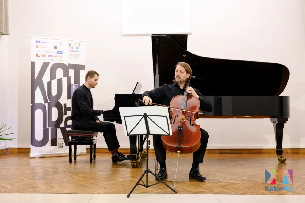 KotorArt: Koncert Eternal Rachmaninoff propraćen dugim aplauzima i ovacijama, Gugnjin i Đorđević priredili koncert za pamćenje