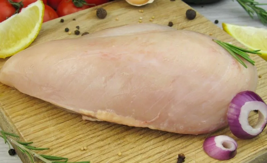 Ukinuta zabrana: Uvoz piletine iz Brazila ponovo moguć, uzorkuju svo meso