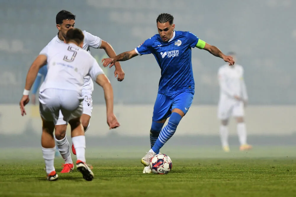 Janjić: Pravimo amaterske greške, treba da se opustimo