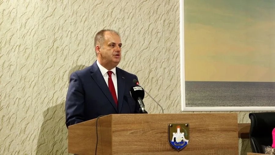 Nimanbegu: Informacija da je „Nimanbegu nudio Veliku plažu“ je spin, zasnovan na manipulaciji činjenicama