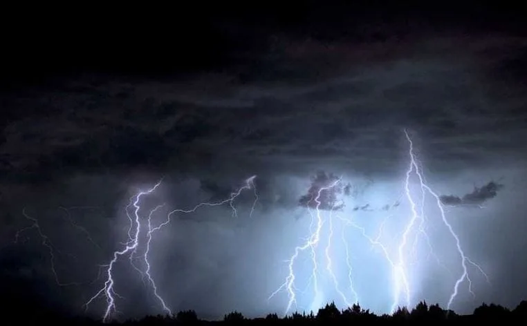 Oluja Nils u Francuskoj: Oko 850.000 domaćinstava bez struje