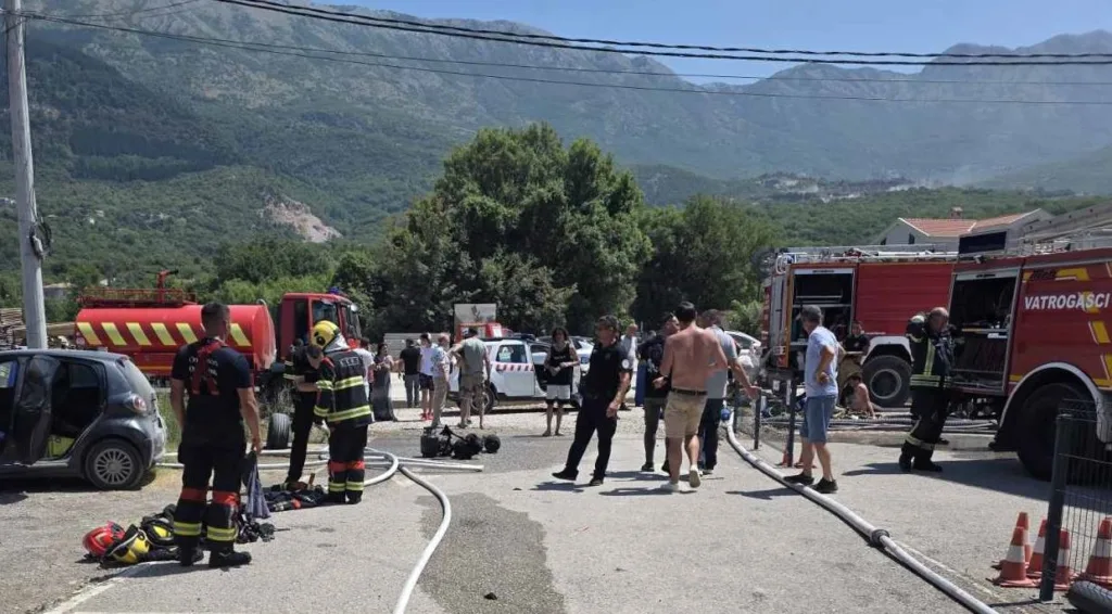 Požar u garaži za automobile u Grblju: Spašene dvije osobe, povrijeđena dva vatrogasca
