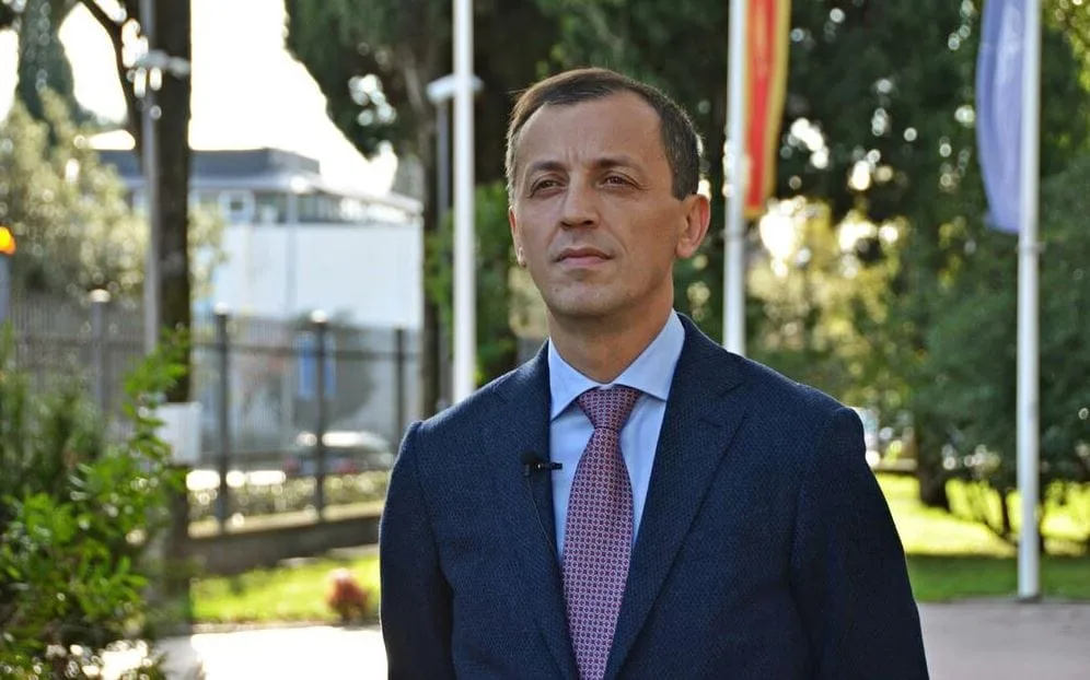 Nikad kuće