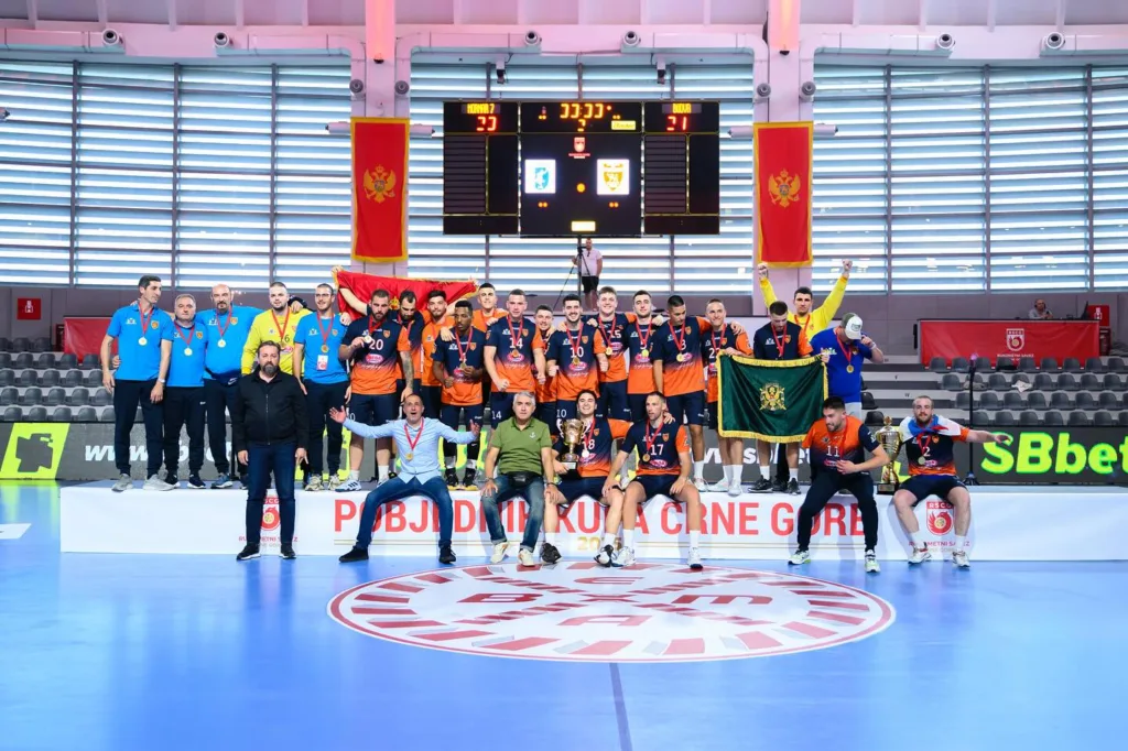 Vukajlović junak, Budvanska rivijera podigla drugi pehar u Kupu