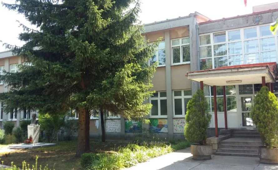 Nikšić: Učenice šestog razreda se potukle, iz uprave OŠ “Ratko Žarić“ kažu da će biti kažnjene