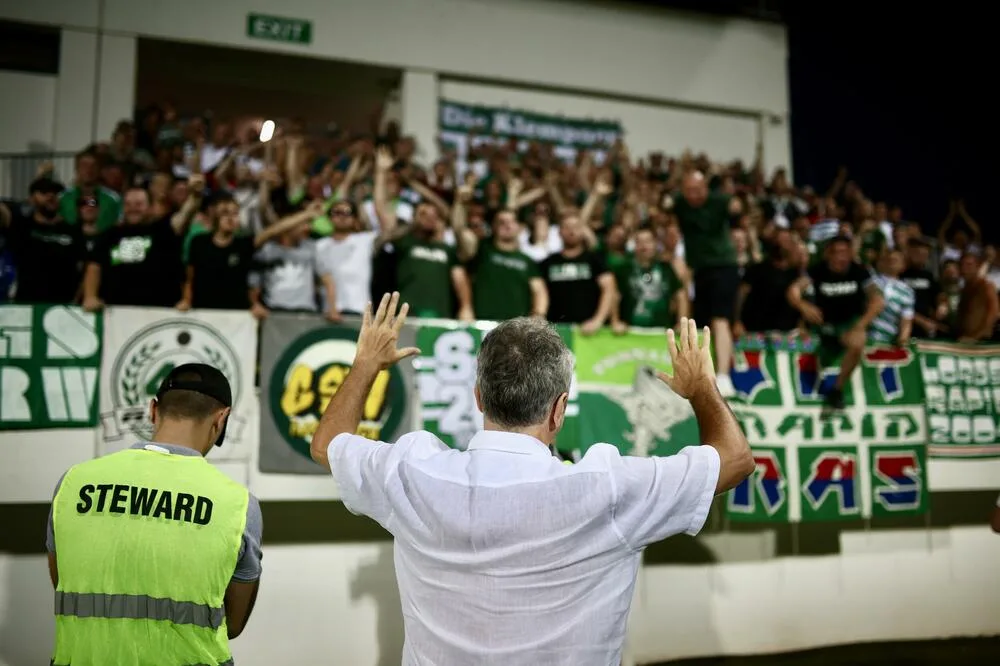 Navijači Rapida ovacijama pozdravili Genija