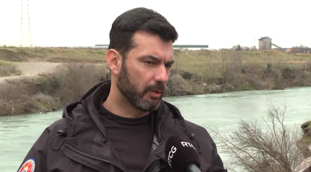 Četvrti dan potrage za majkom i djetetom, nivo vode veliki, vidljivost smanjena