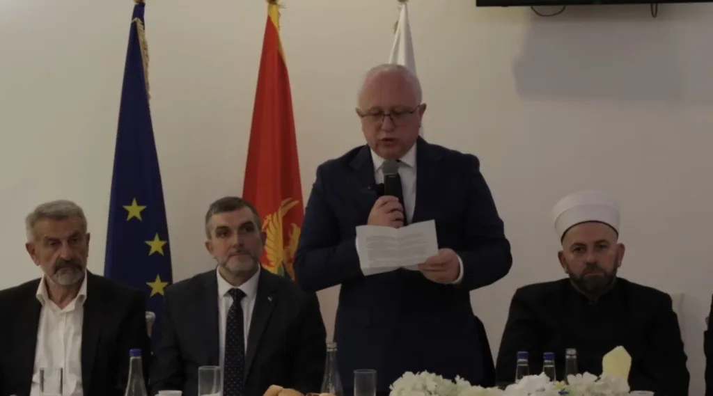 Mustafić: Istinska sreća je u međusobonoj solidarnosti i pomaganju