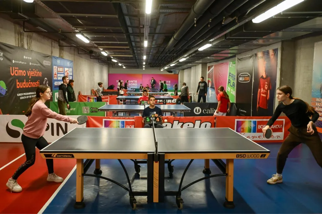 Radojica Perović šampion, na podijumu Štampar Makarije i Maksim Gorki