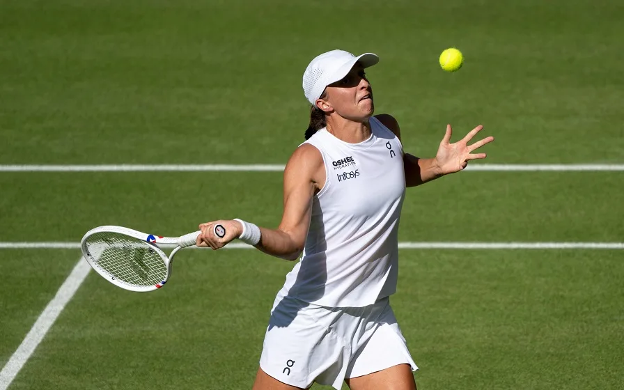 Iga se poigravala sa Belindom za prvo finale Vimbldona