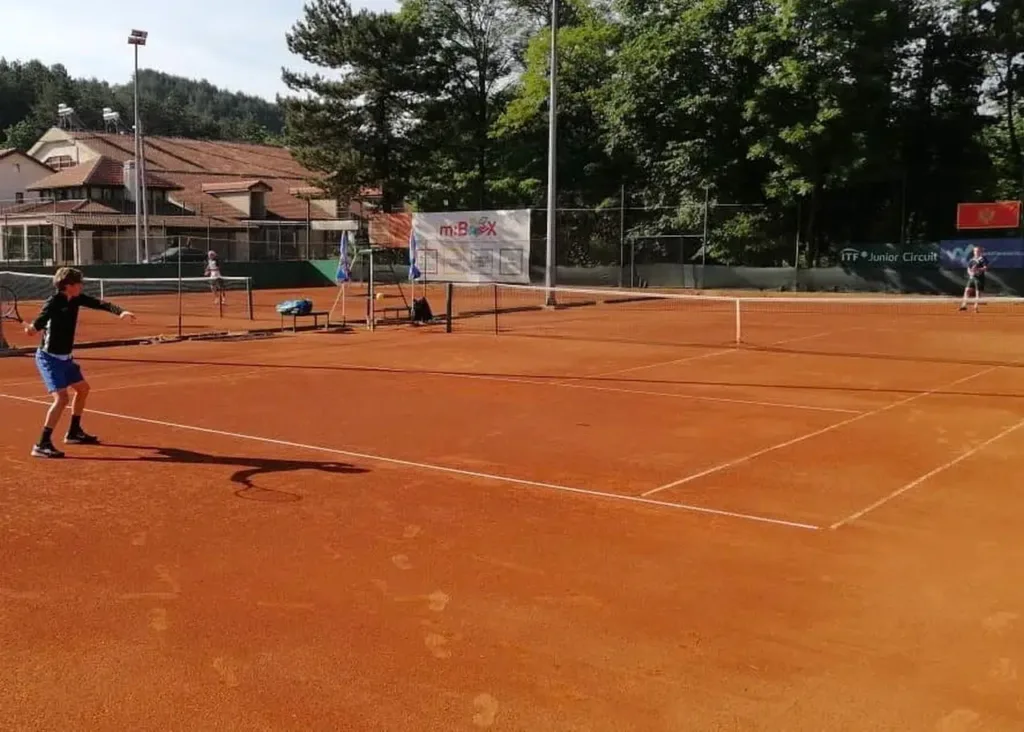 Italijanska fondacija nudi stipendiju mladim crnogorskim teniserima