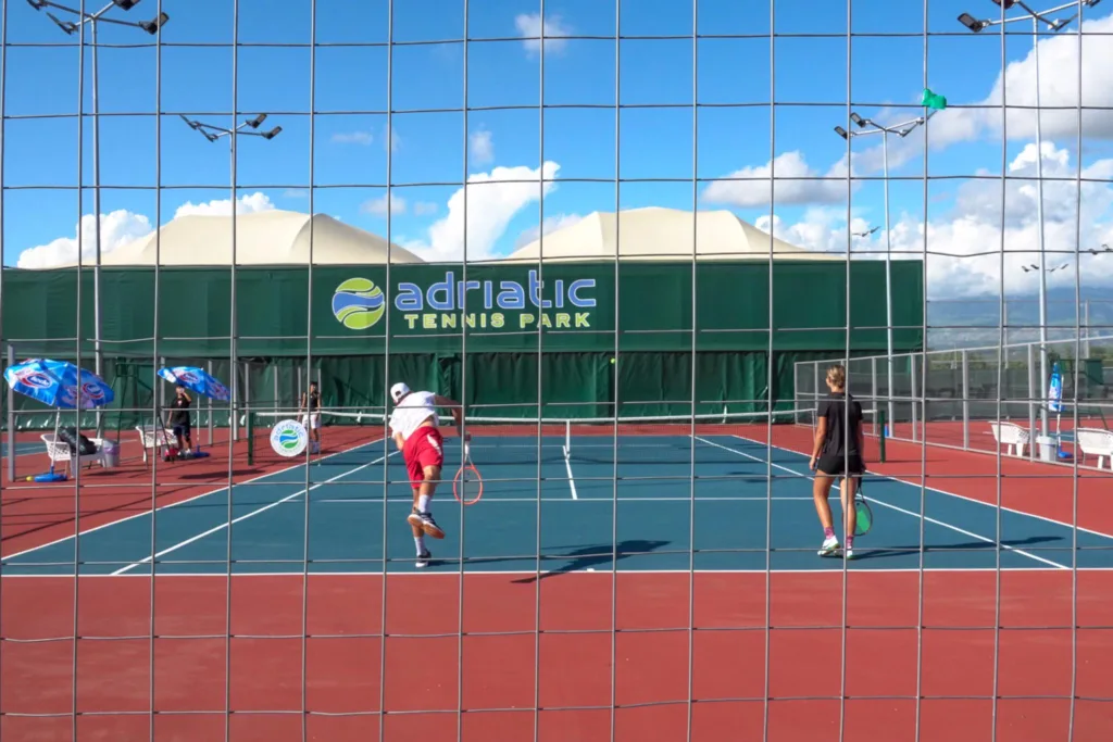 Zapaženi rezultati crnogorskih tenisera na turniru u Skadru