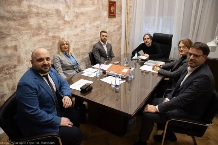 Za predsjednika i članove CIK-a osam kandidata