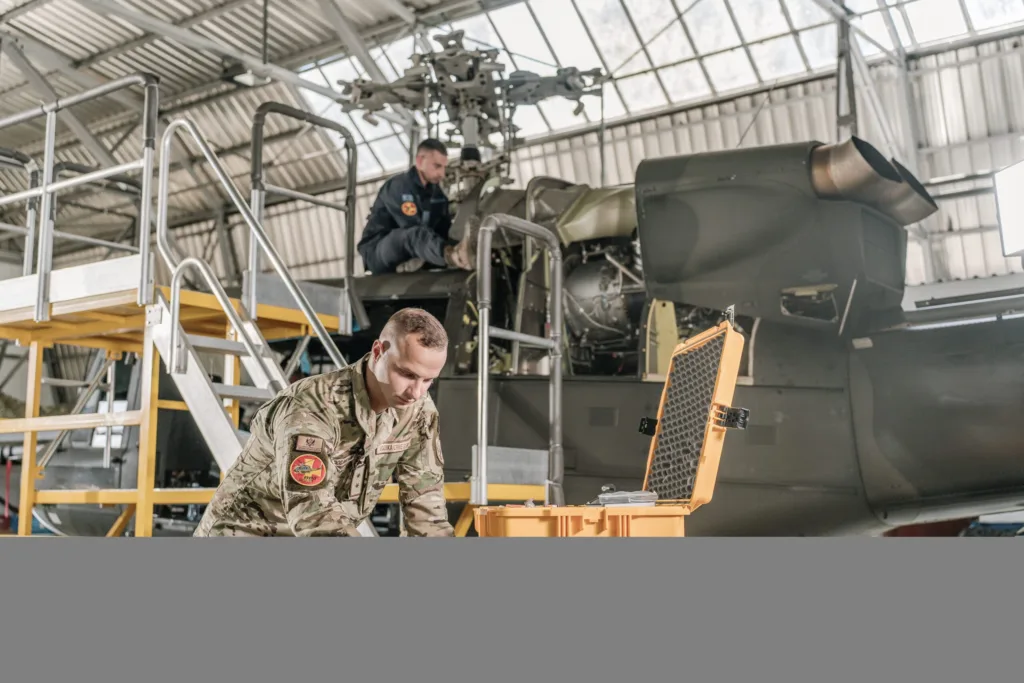 Ministarstvo odbrane raspisalo oglas za stipendiranje 10 studenata – prilika za siguran posao u Vojsci Crne Gore