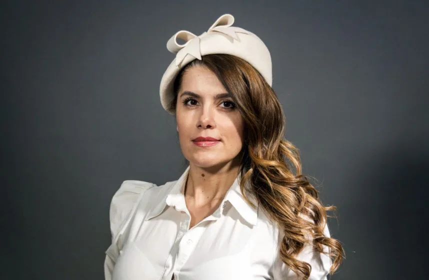 Vuković-Kuč: Umjesto reformi – trobojke i rasprave o jeziku