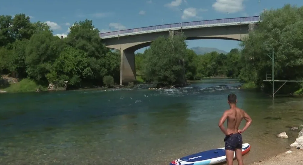 Sedamnaestogodišnjaci iz Spuža spasili dvojicu stranih državljana
