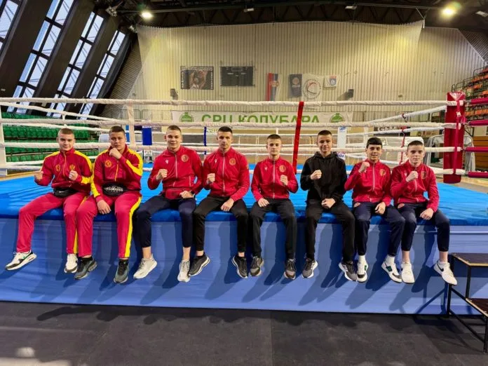 Juniorska bokserska reprezentacija na turniru u Lazarevcu