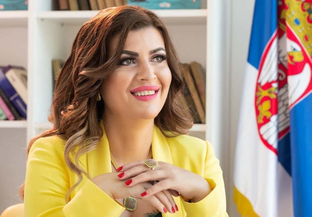 Numanović Duljević: Zbog teksta da se u mojoj školi kupuju diplome pokrenućemo tužbu, pozivam Ministarstvo prosvjete Crne Gore da nas posjeti