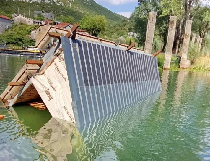 NP Skadarsko jezero: Prevrnuo se bungalov, nije došlo do izlivanja ulja i goriva