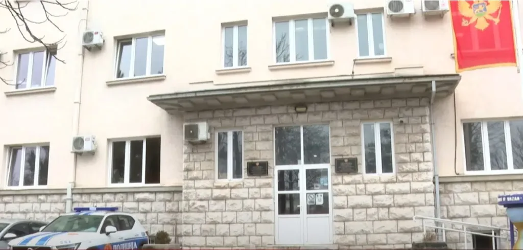 Nikšićanin nakon svađe zapalio supruzi auto