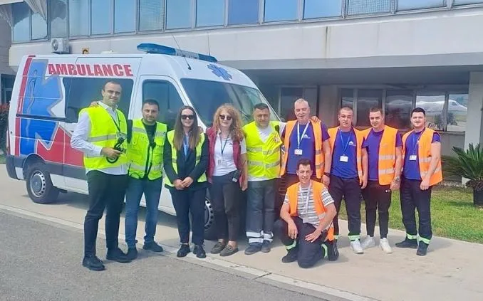 Pozlilo putniku u avionu koji je slijetao u Tivat, brzom reakcijom ljekara spašen mu život