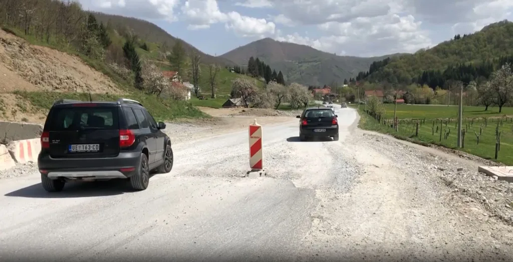 Mještani traže trotoare: Obustavljeni radovi na rekonstrukciji puta Ribarevine – Slijepač most