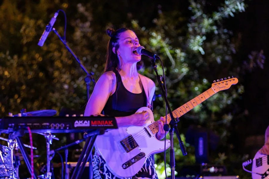 Održan koncert indi rok benda Koala Voice na platou ispred Gimnazije Slobodan Škerović