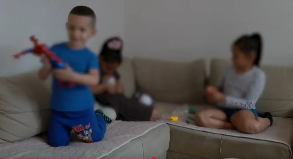 Zaposleni Gradske TV darivali porodicu Dmitrić