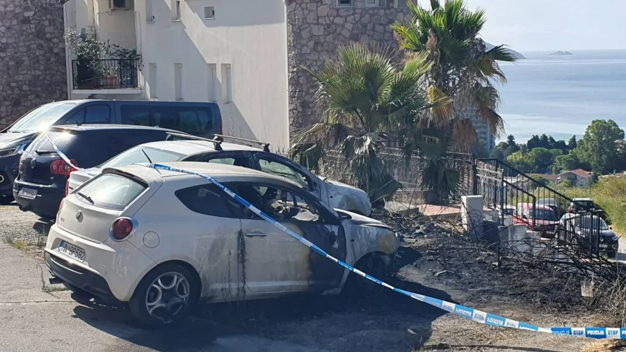 Igalo: Izgorjela tri vozila