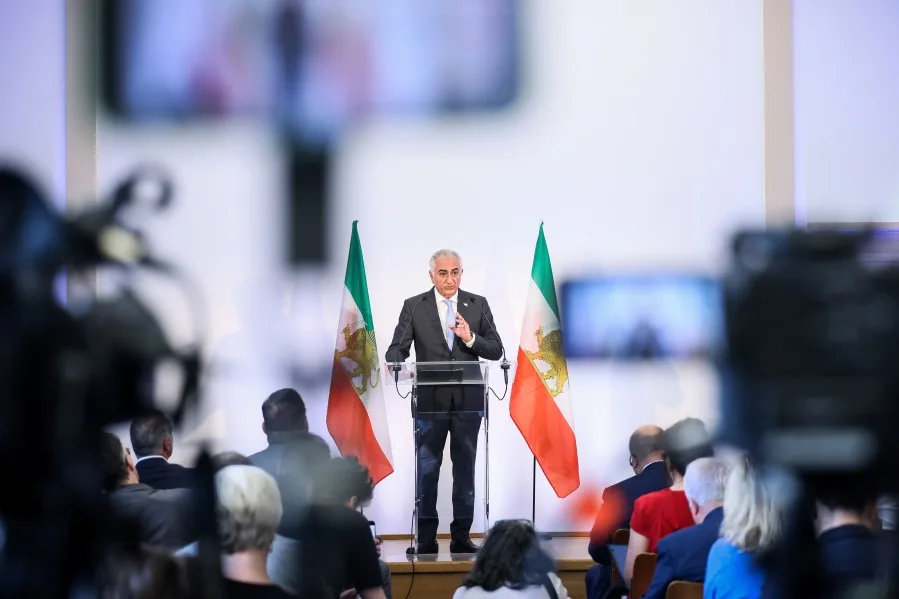 Reza Pahlavi: Ko je sin posljednjeg iranskog šaha koji je pozvao na rušenje režima u Iranu i šta poručuje Teheranu?