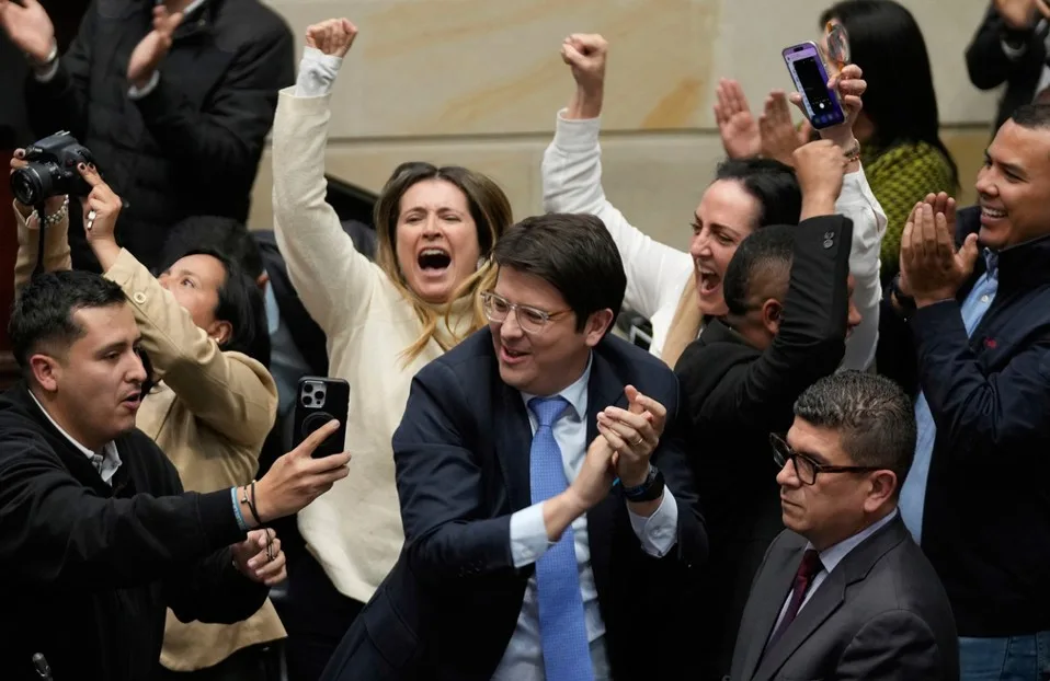 Kandidat za predsjednika Kolumbije upucan u glavu na skupu u Bogoti, uhapšen maloljetnik