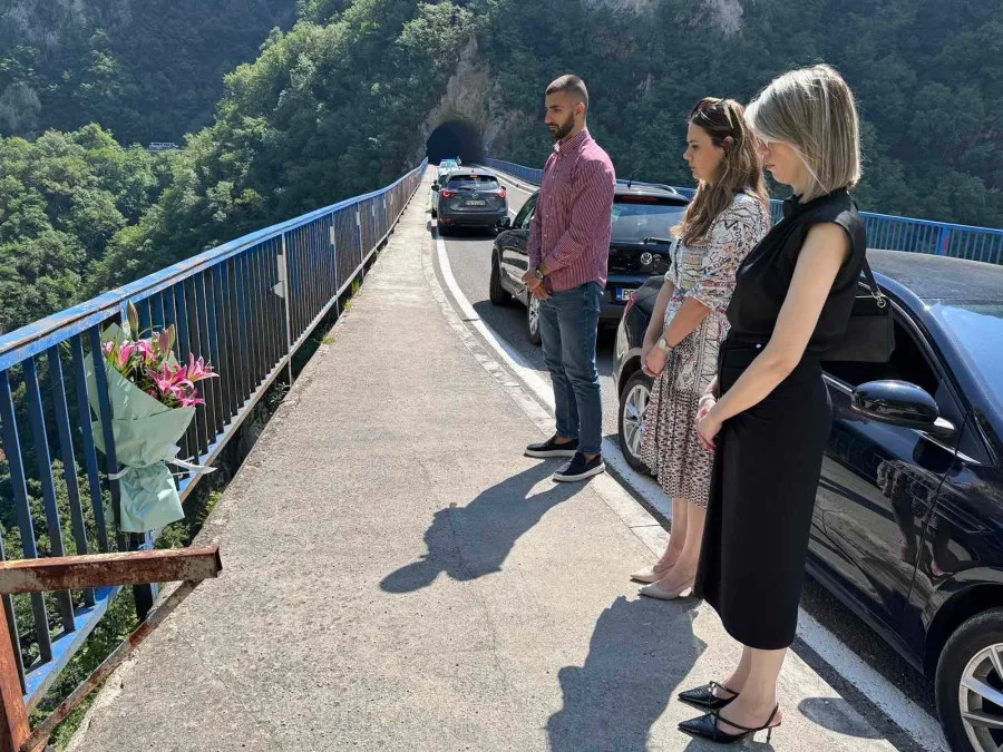 Položen vijenac na mjesto ubistva porodice Klapuh