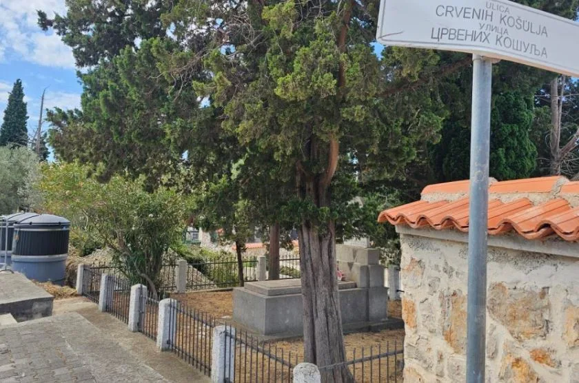 Minić: Na spomen-obilježju u Baru umjesto vijenca stoje dva kontejnera