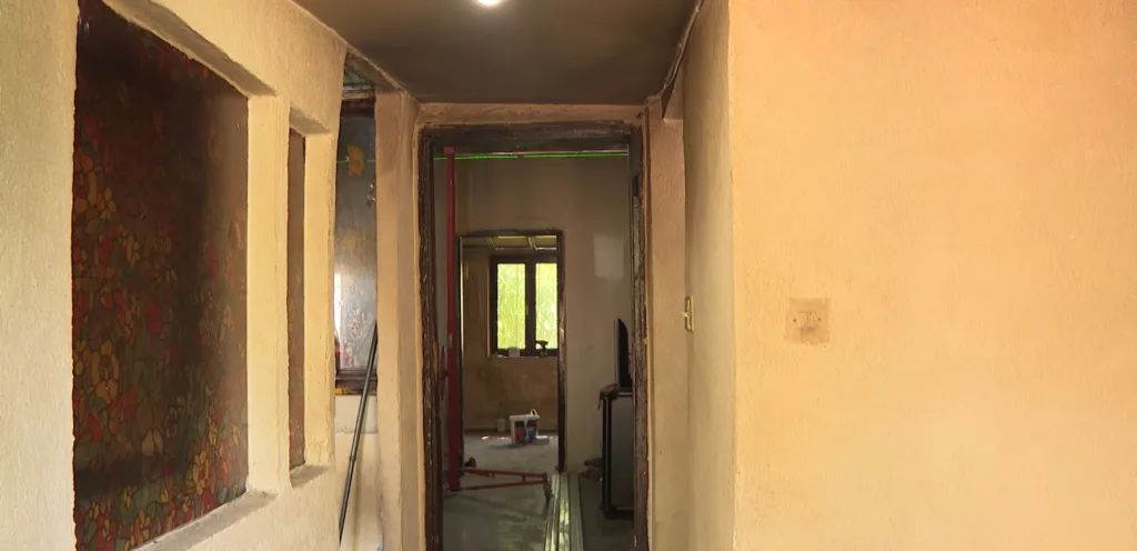 Samohranom ocu dva dječaka adaptirana kuća zahvaljujući Centru za socijalni rad i Volonterima Crne Gore