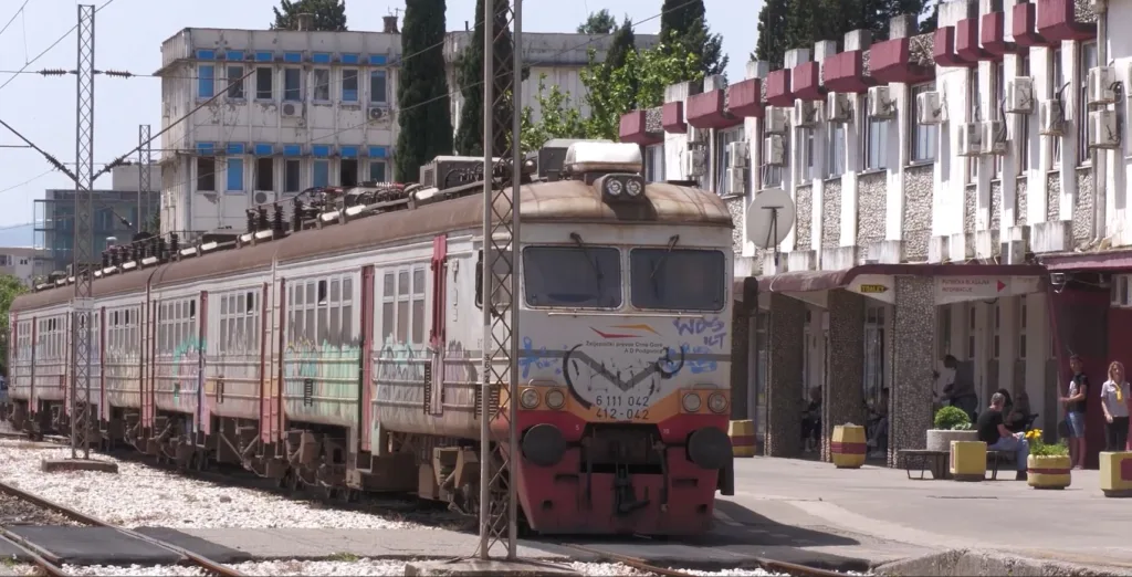 Podgoričani i ovog ljeta najčešće biraju kupački voz ka Baru i Sutomoru