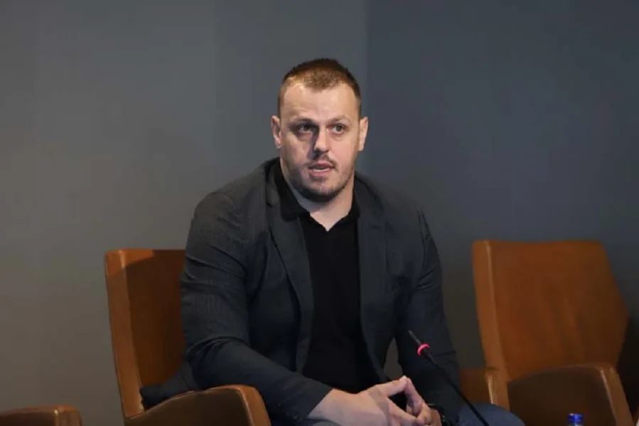 Vešović: Umjesto činjenica nudite insinuacije, uzalud napadi na Javni servis