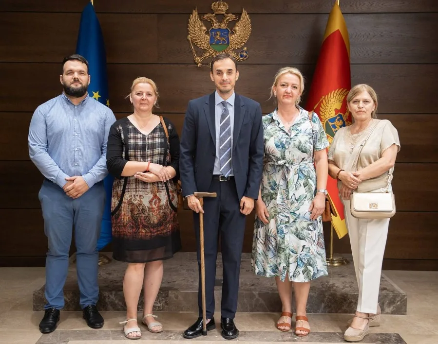 Konatar: URA pruža podršku medicinskim sestrama i tehničarima KC za povećanje zarada