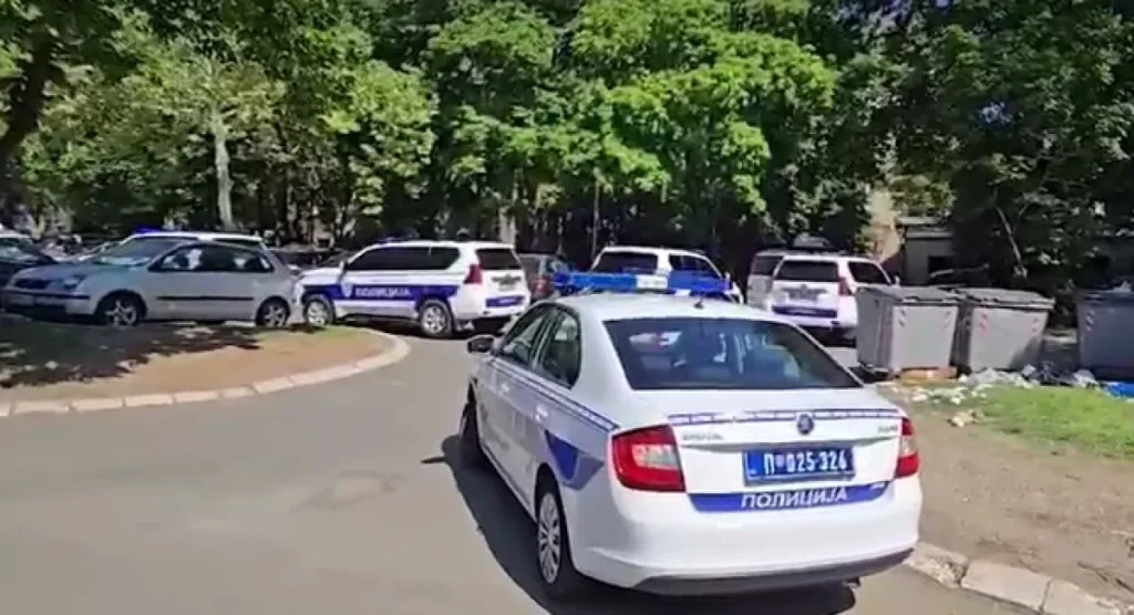 MUP Srbije: Pucano na prostorije SNS u Vrnjačkoj Banji, osumnjičeni uhapšen