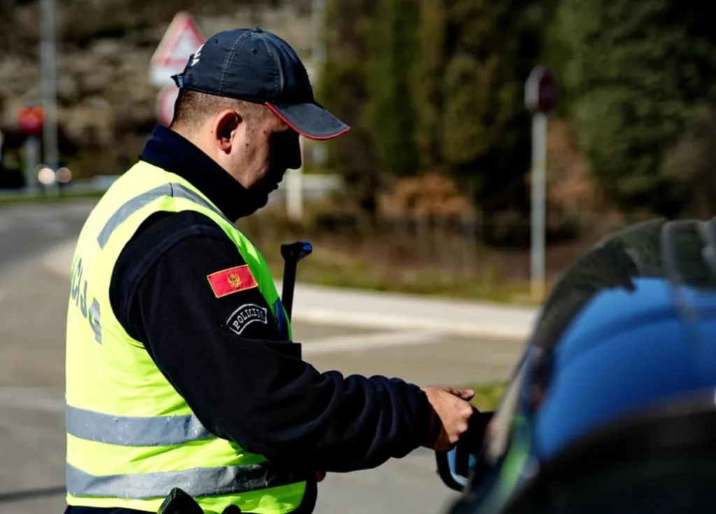 Pojačane kontrole saobraćaja u Podgorici: Uhapšene dvije osobe, izdato 388 prekršajnih naloga