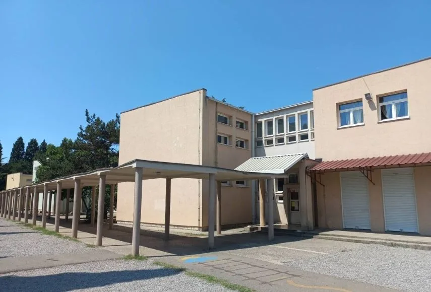 Raspisan tender za adaptaciju krova OŠ “Vuk Karadžić“ u Podgorici